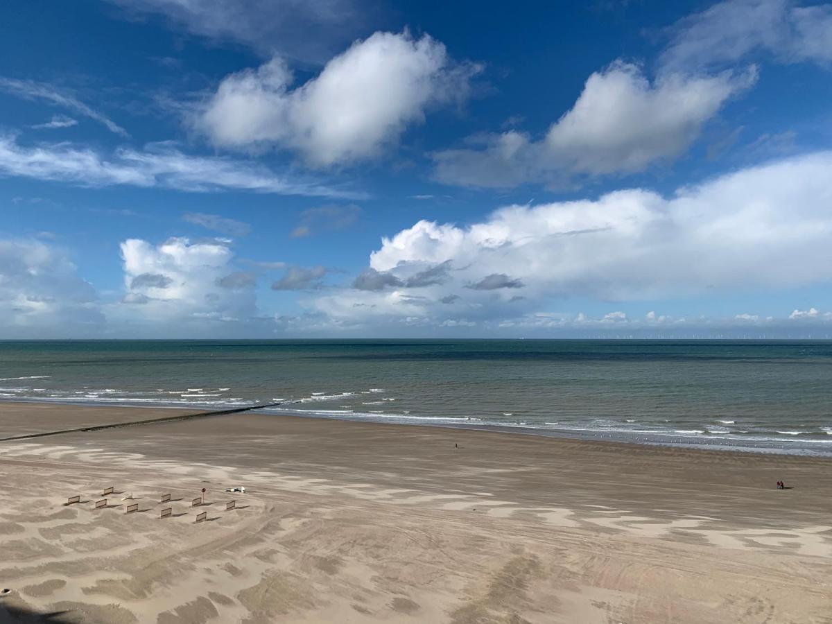 Beach Loft 9 Luxury Appartment With Ocean View Blankenberge Exteriör bild